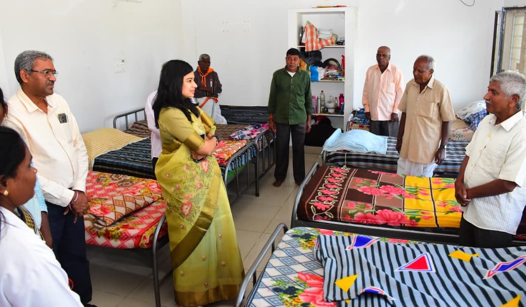 చిల్డ్రన్ హోం నిర్మాణ పనుల్లో వేగం పెంచాలి  ఇంచార్జి కలెక్టర్ గరిమ అగ్రవాల్